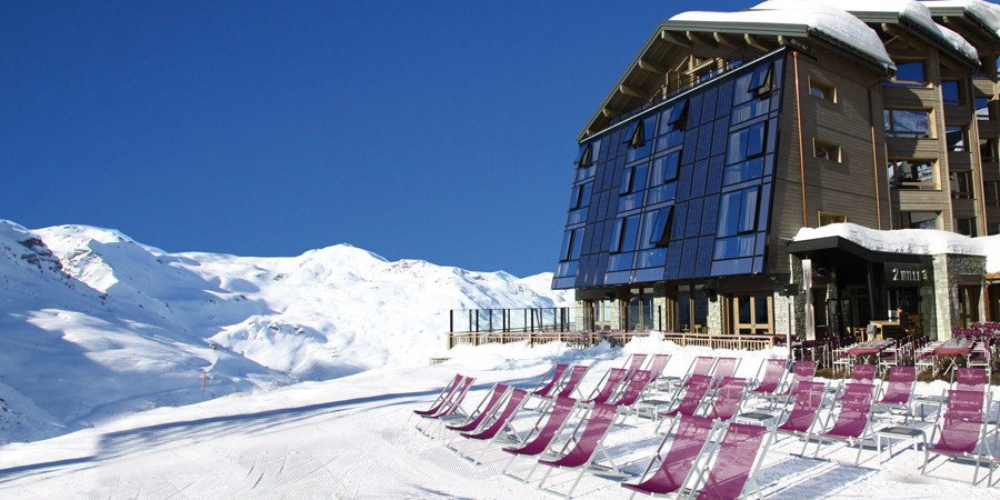 Khách sạn Altapura val thorens nằm giữa vùng tuyết phủ